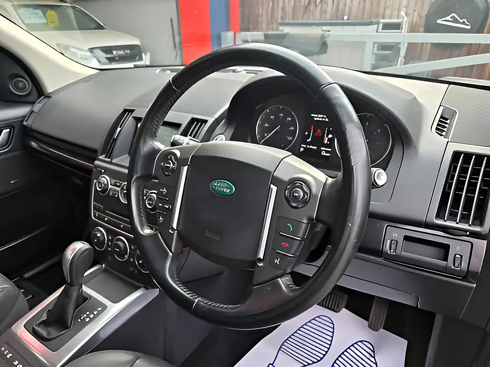 Used 2014 Land Rover Freelander Dynamic Grey - Interior and Exterior details 15