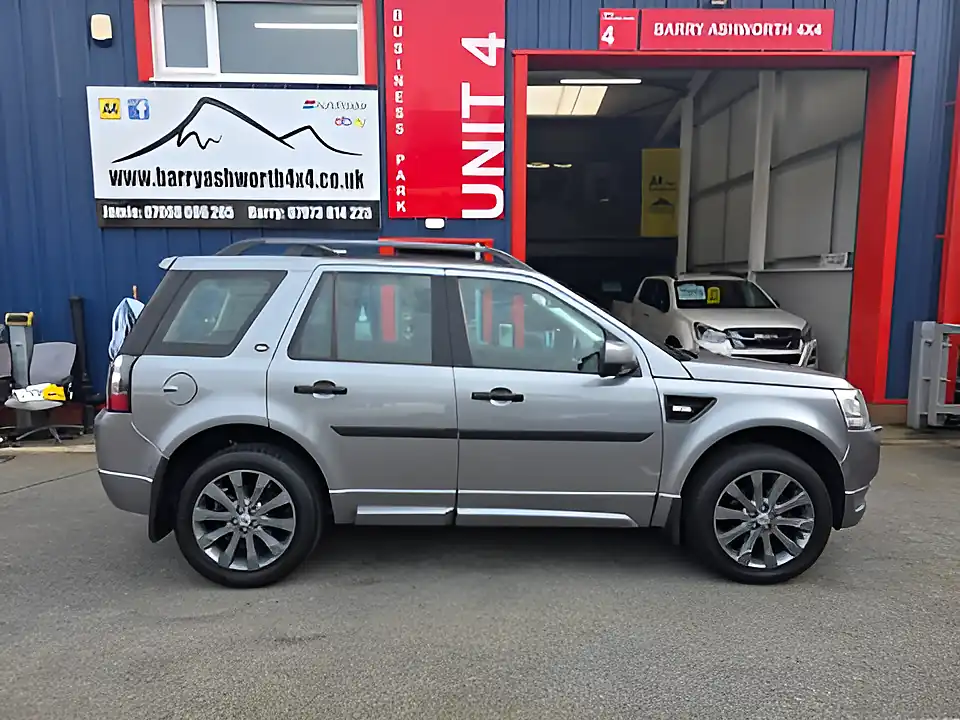 Used 2014 Land Rover Freelander Dynamic Grey - Interior and Exterior details 4