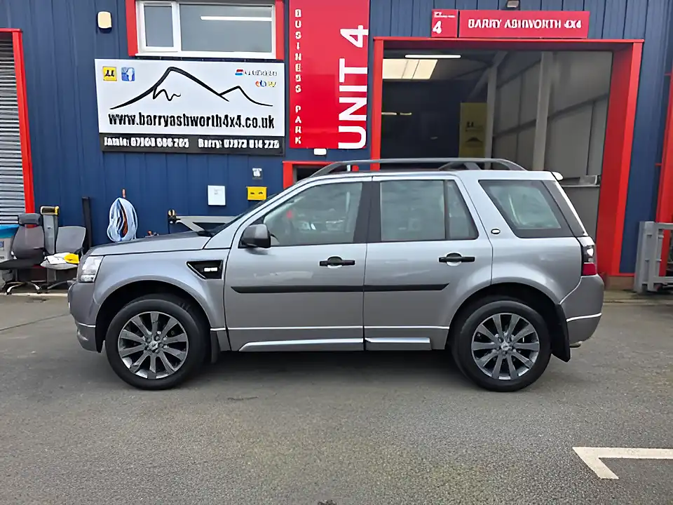 Used 2014 Land Rover Freelander Dynamic Grey - Interior and Exterior details 5