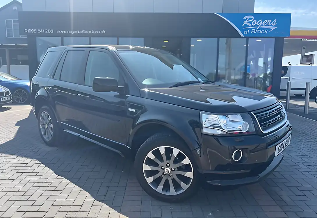 Used 2014 Land Rover Freelander Dynamic Santorini Black Metallic - Front View