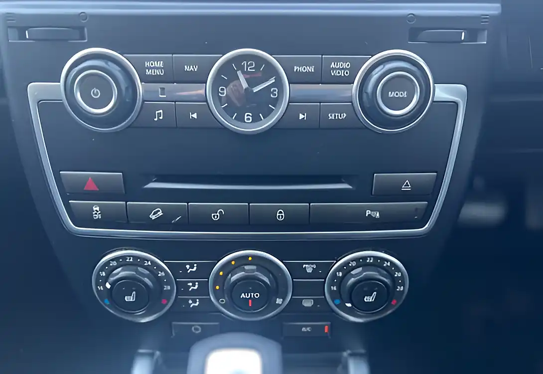 Used 2014 Land Rover Freelander Dynamic Santorini Black Metallic - Interior and Exterior details 18
