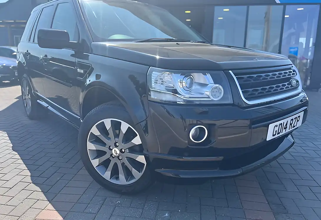 Used 2014 Land Rover Freelander Dynamic Santorini Black Metallic - Interior and Exterior details 3