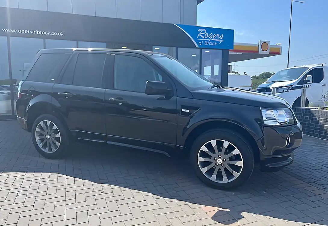 Used 2014 Land Rover Freelander Dynamic Santorini Black Metallic - Interior and Exterior details 4