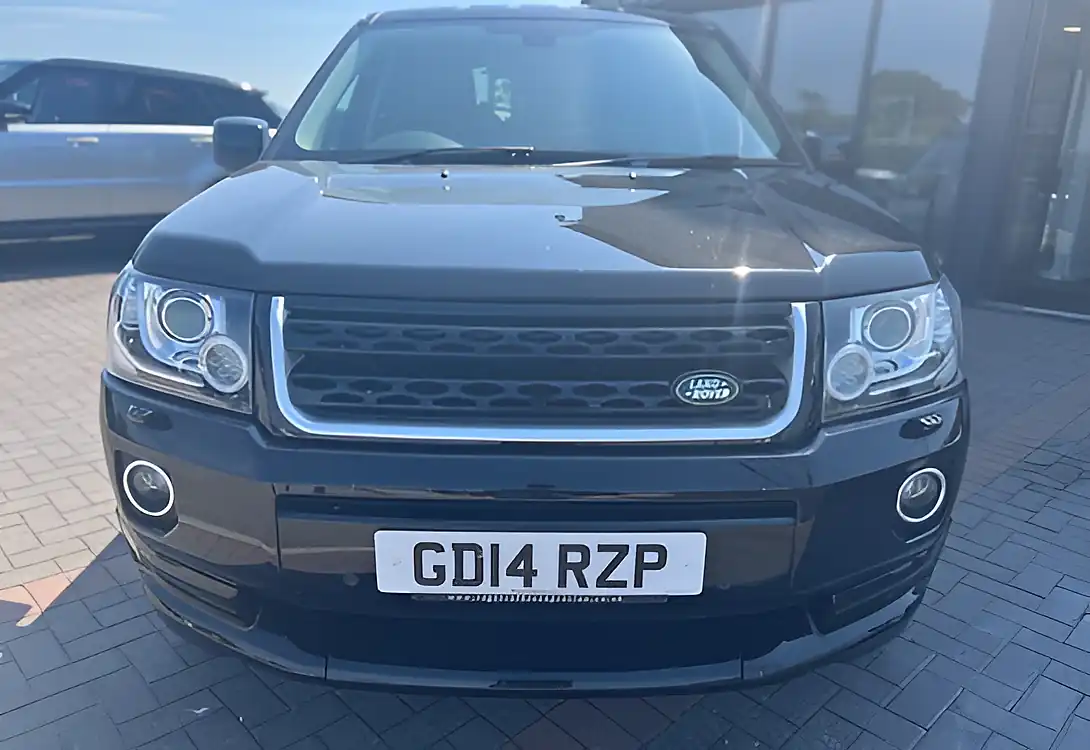 Used 2014 Land Rover Freelander Dynamic Santorini Black Metallic - Interior and Exterior details 5