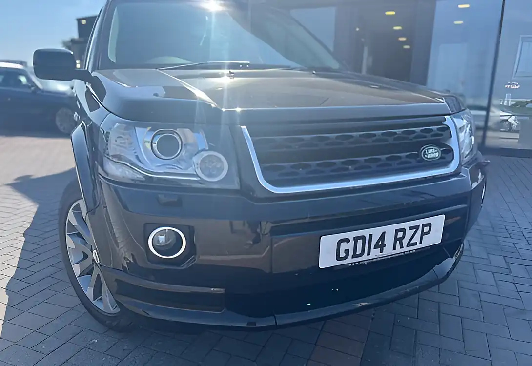 Used 2014 Land Rover Freelander Dynamic Santorini Black Metallic - Interior and Exterior details 6