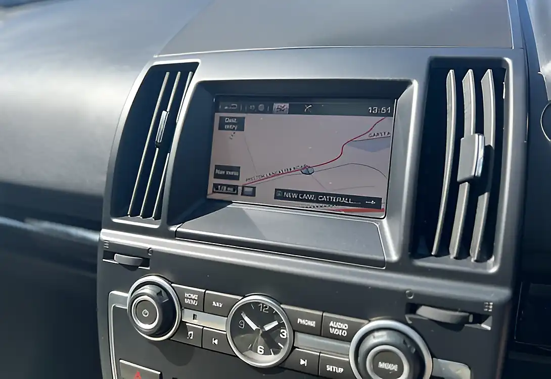 Used 2014 Land Rover Freelander Metropolis Santorini Black - Interior and Exterior details 12