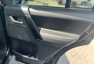 Used 2014 Land Rover Freelander Metropolis Santorini Black - Interior and Exterior details 14