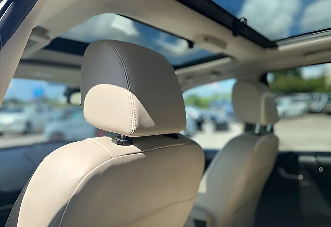 Used 2014 Land Rover Freelander Metropolis Santorini Black - Interior and Exterior details 16