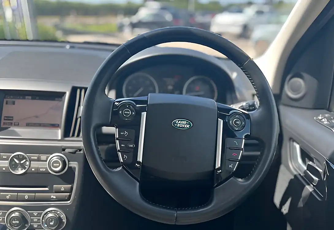 Used 2014 Land Rover Freelander Metropolis Santorini Black - Interior and Exterior details 17