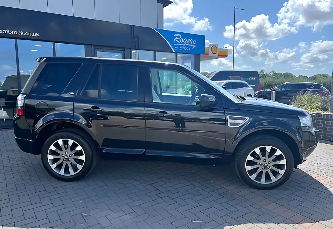 Used 2014 Land Rover Freelander Metropolis Santorini Black - Interior and Exterior details 5