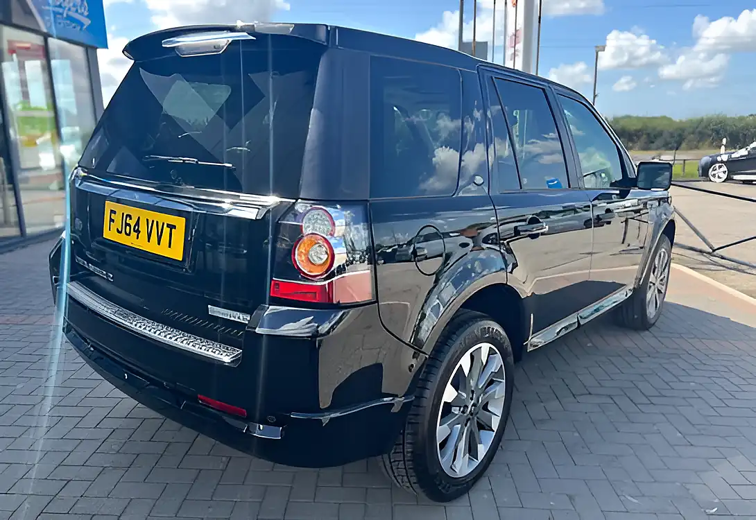 Used 2014 Land Rover Freelander Metropolis Santorini Black - Interior and Exterior details 6