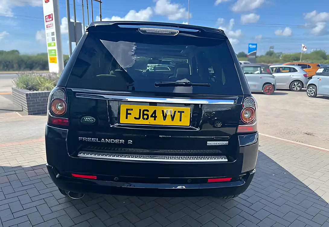 Used 2014 Land Rover Freelander Metropolis Santorini Black - Interior and Exterior details 7