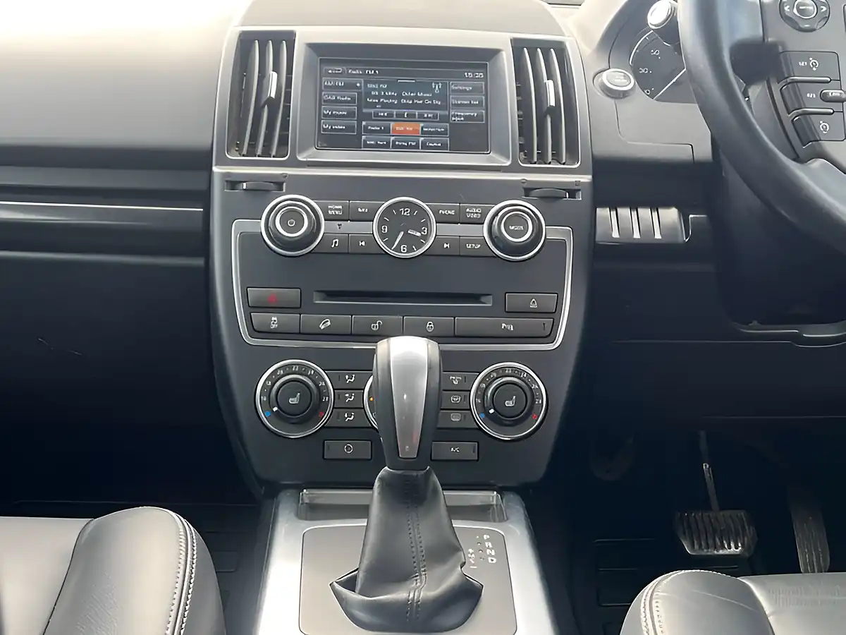 Used 2014 Land Rover Freelander Se Tech Blue - Interior and Exterior details 11