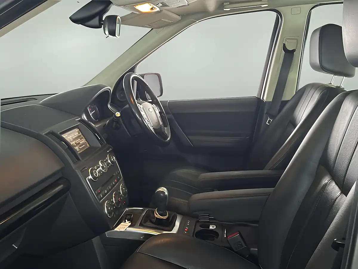 Used 2014 Land Rover Freelander Se Tech Santorini Black - Interior and Exterior details 10