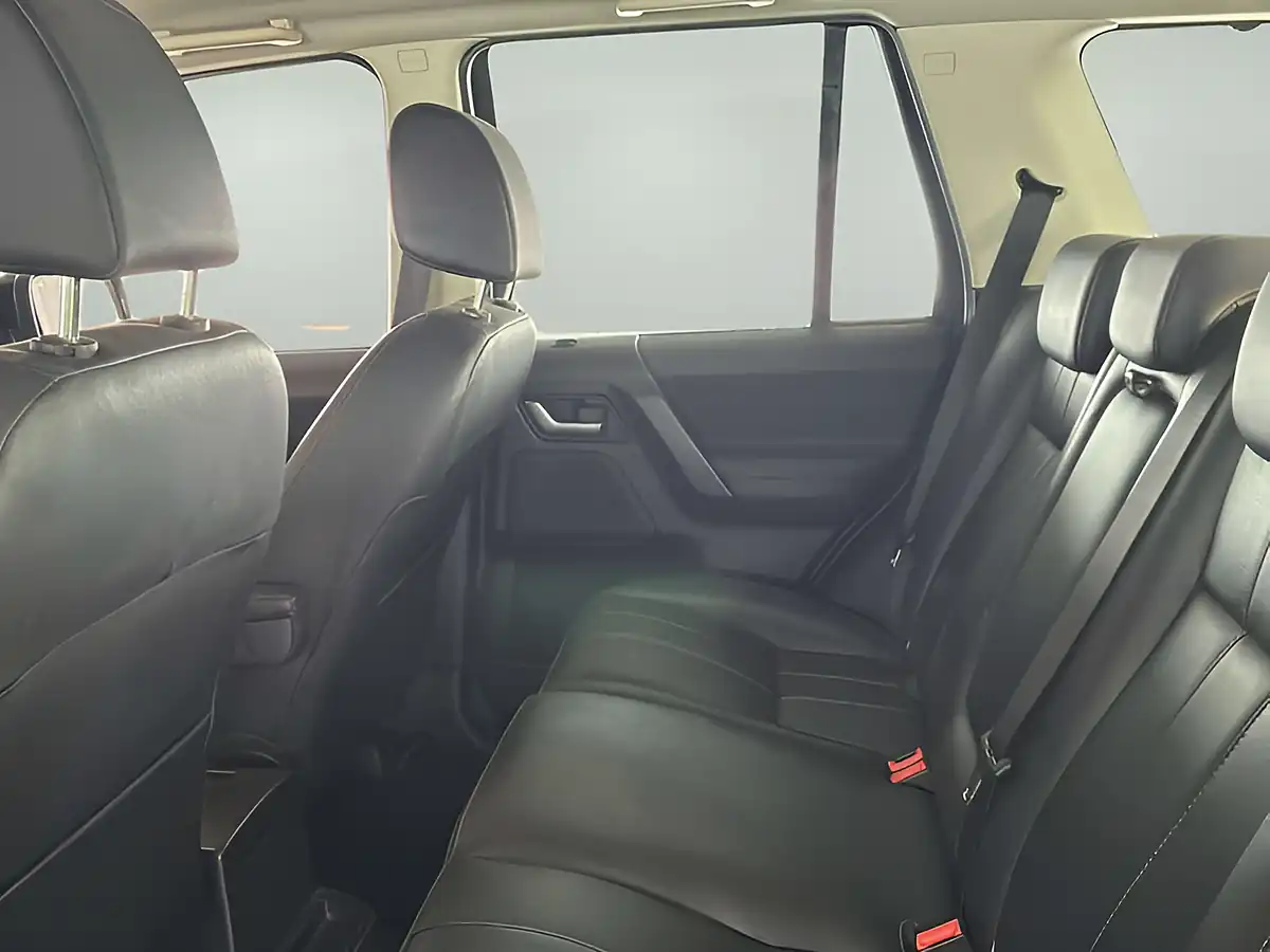 Used 2014 Land Rover Freelander Se Tech Santorini Black - Interior and Exterior details 7