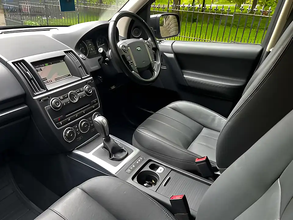 Used 2014 Land Rover Freelander Xs Black - Interior and Exterior details 15