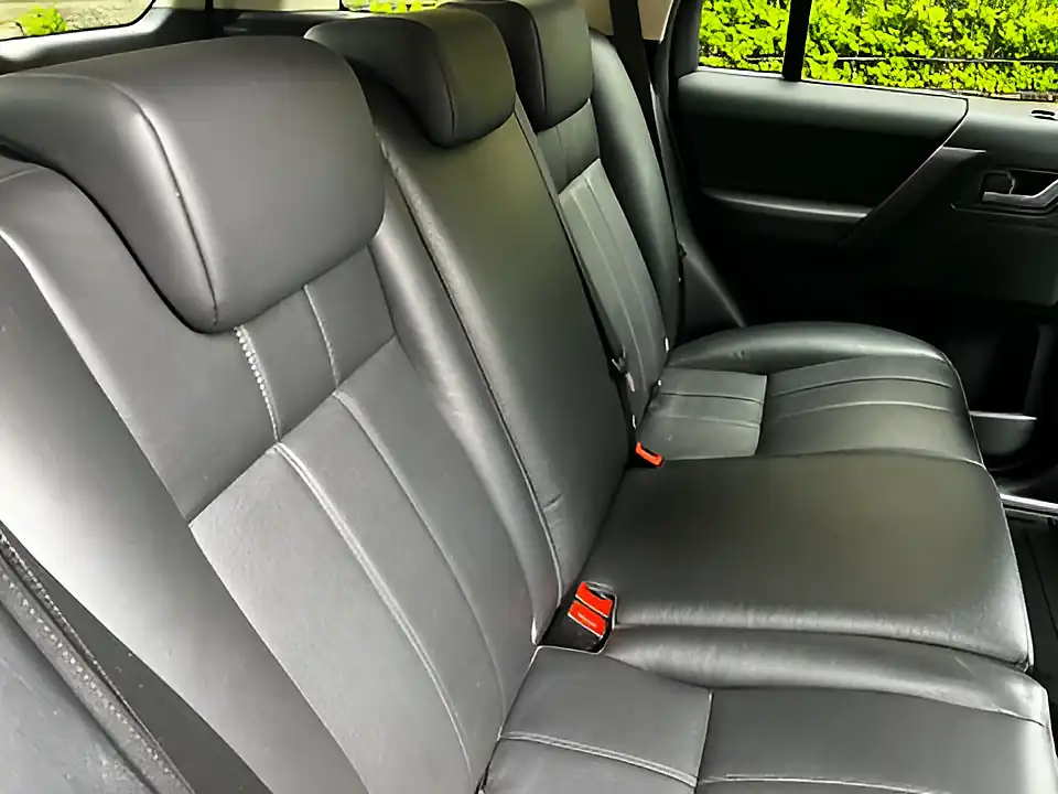 Used 2014 Land Rover Freelander Xs Black - Interior and Exterior details 18