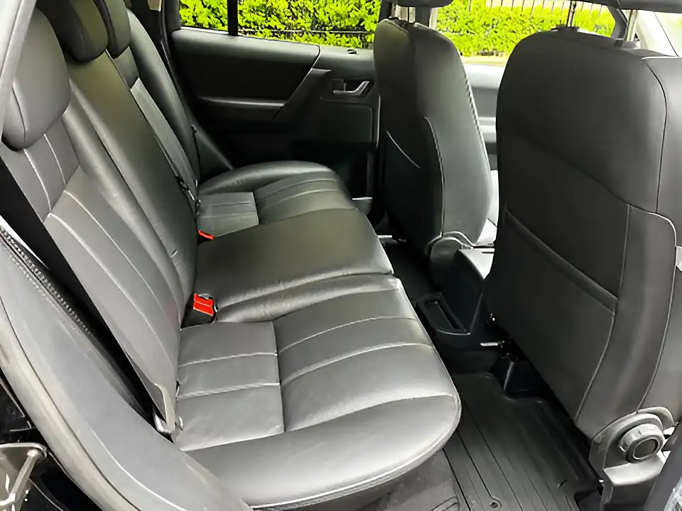 Used 2014 Land Rover Freelander Xs Black - Interior and Exterior details 19