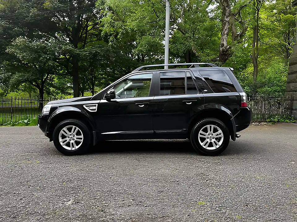 Used 2014 Land Rover Freelander Xs Black - Interior and Exterior details 2