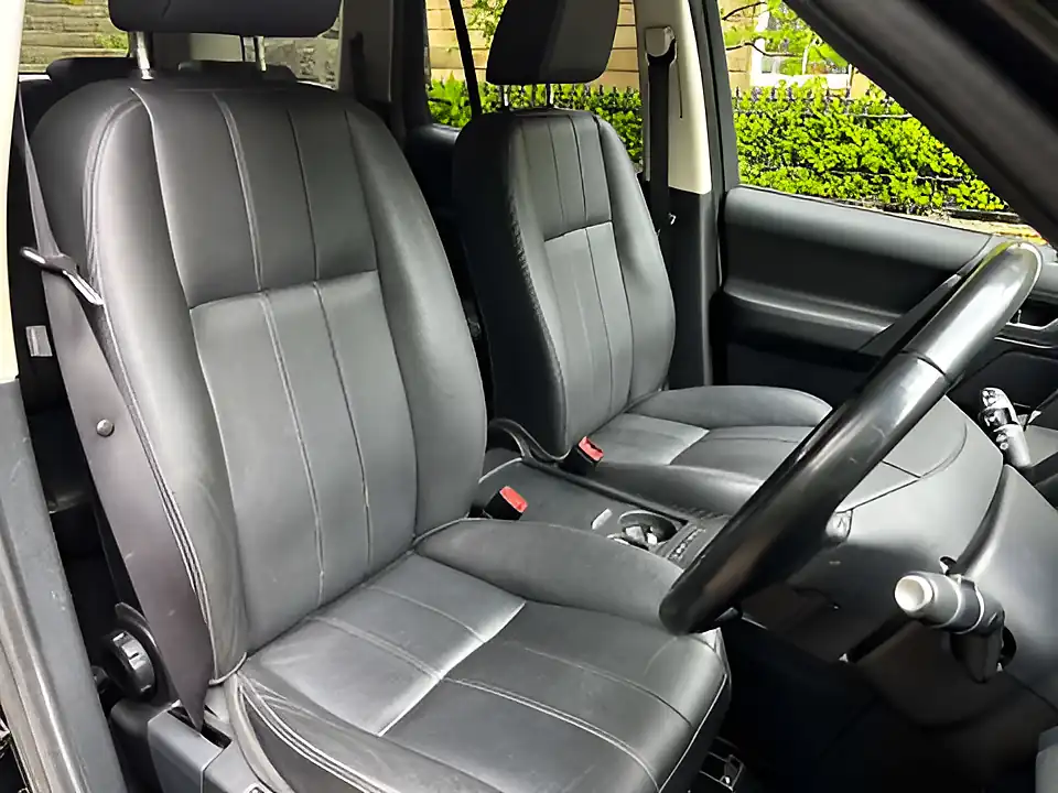 Used 2014 Land Rover Freelander Xs Black - Interior and Exterior details 8