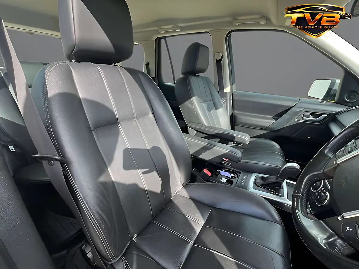 Used 2014 Land Rover Freelander Xs Lago Grey - Interior and Exterior details 14