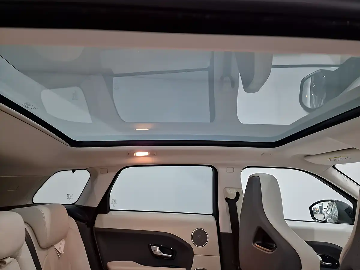 Used 2014 Land Rover Range Rover Evoque Dynamic Black - Interior and Exterior details 10