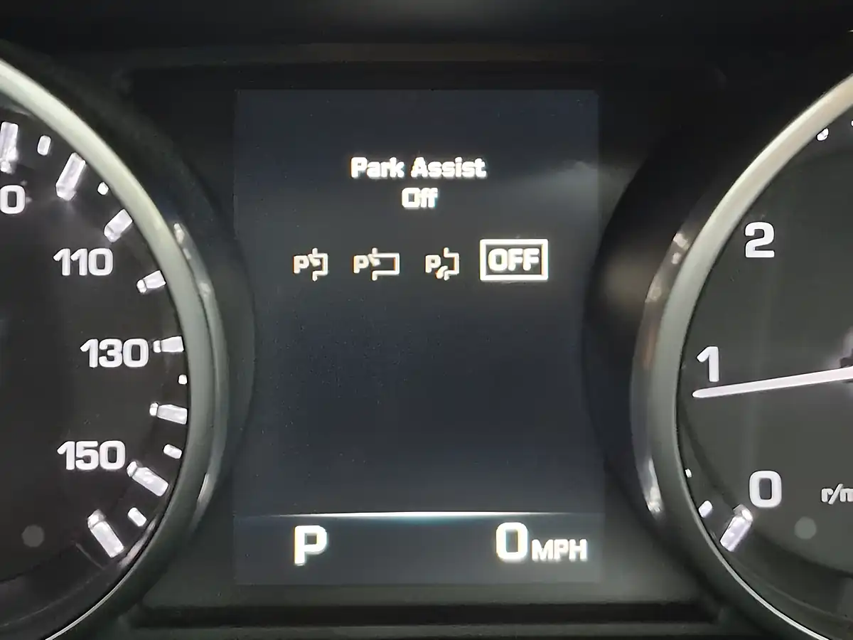 Used 2014 Land Rover Range Rover Evoque Dynamic Black - Interior and Exterior details 16