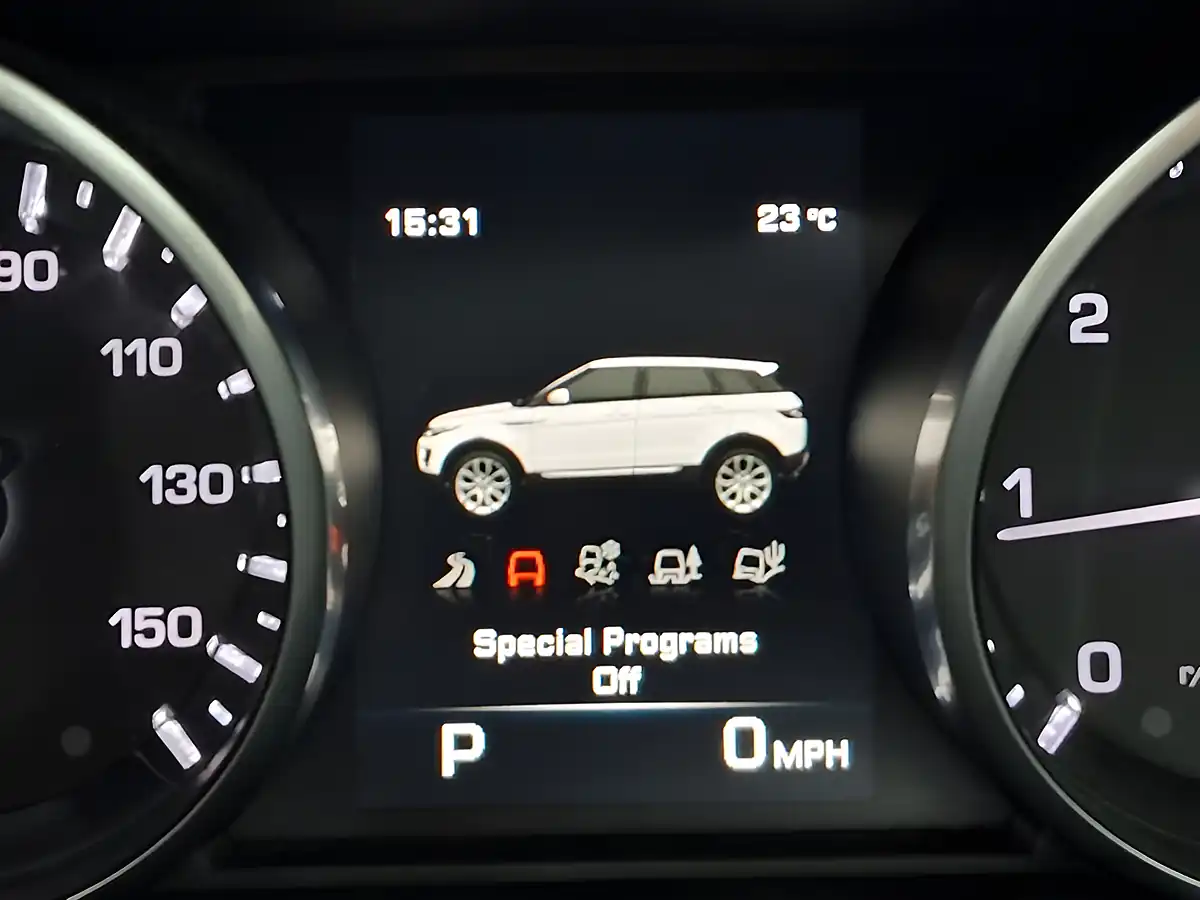Used 2014 Land Rover Range Rover Evoque Dynamic Black - Interior and Exterior details 17
