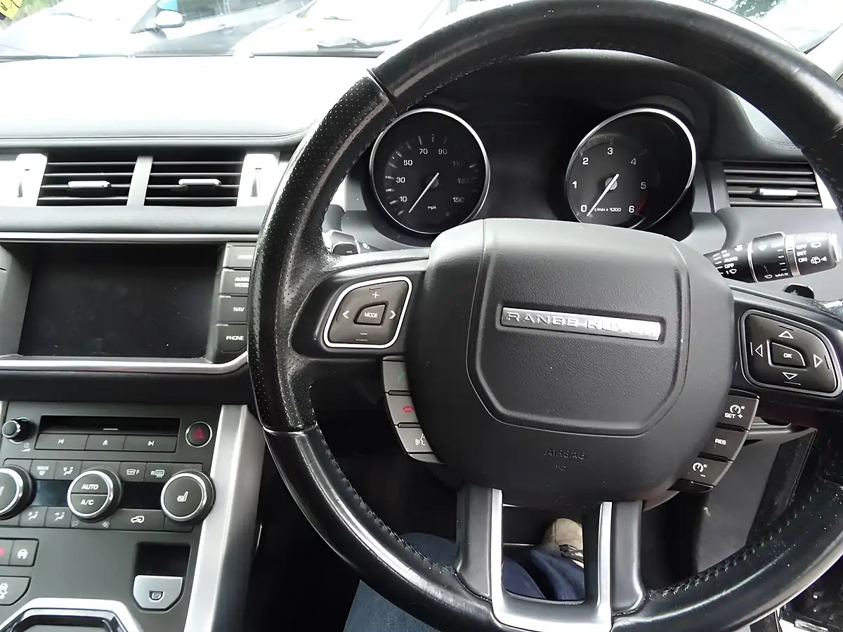 Used 2014 Land Rover Range Rover Evoque Dynamic Black - Interior and Exterior details 16