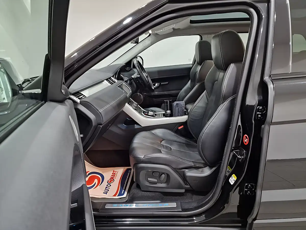 Used 2014 Land Rover Range Rover Evoque Dynamic Black - Interior and Exterior details 17