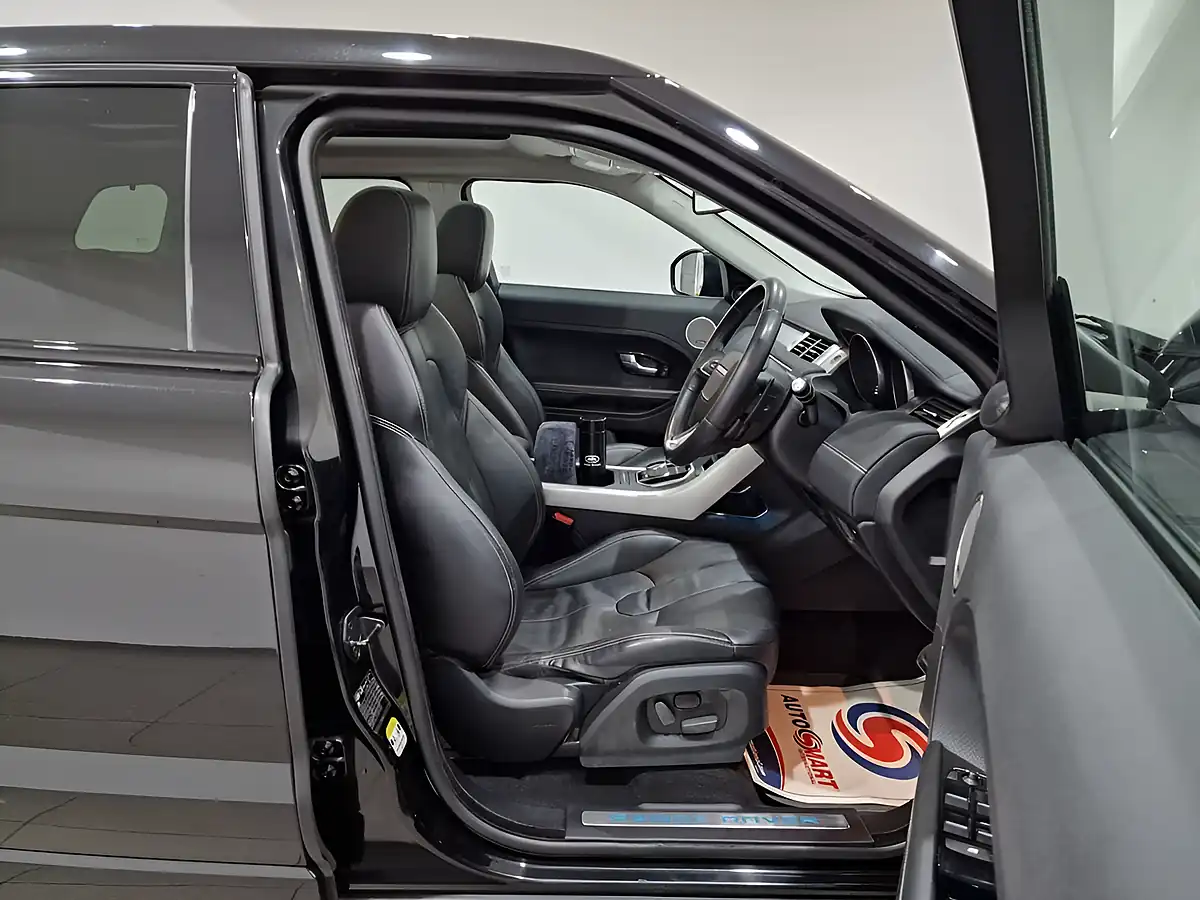 Used 2014 Land Rover Range Rover Evoque Dynamic Black - Interior and Exterior details 9