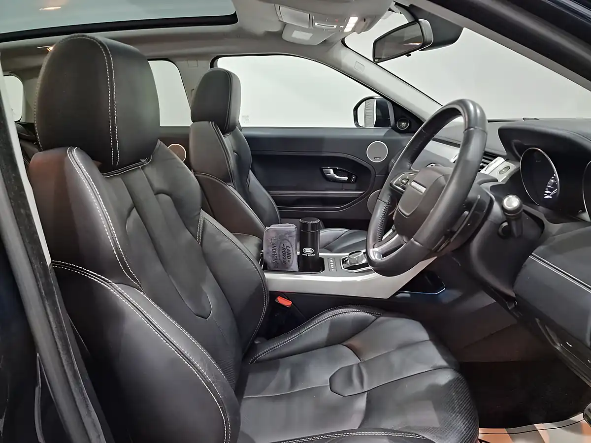 Used 2014 Land Rover Range Rover Evoque Dynamic Blue - Interior and Exterior details 10