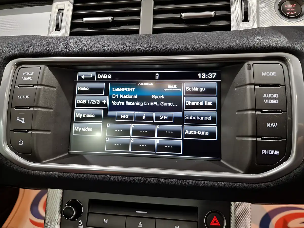 Used 2014 Land Rover Range Rover Evoque Dynamic Firenze Red - Interior and Exterior details 12