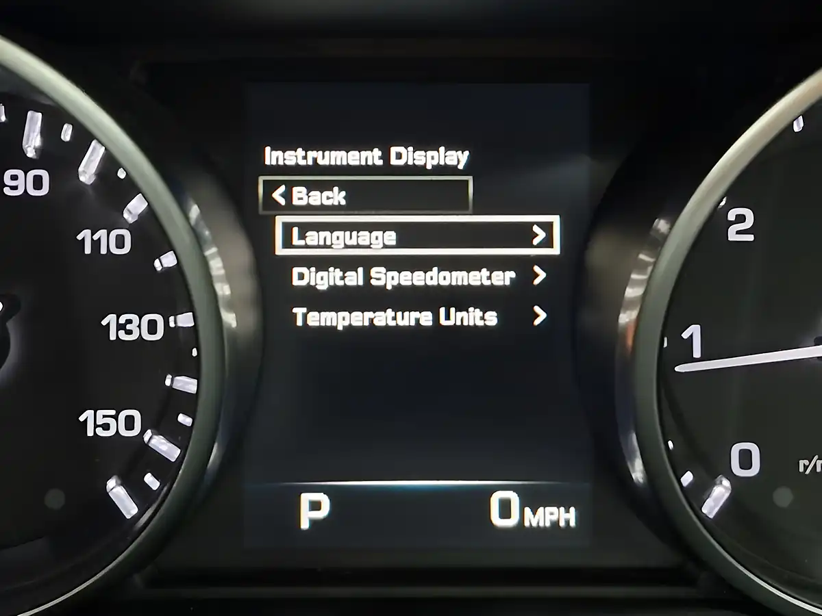 Used 2014 Land Rover Range Rover Evoque Dynamic Firenze Red - Interior and Exterior details 16