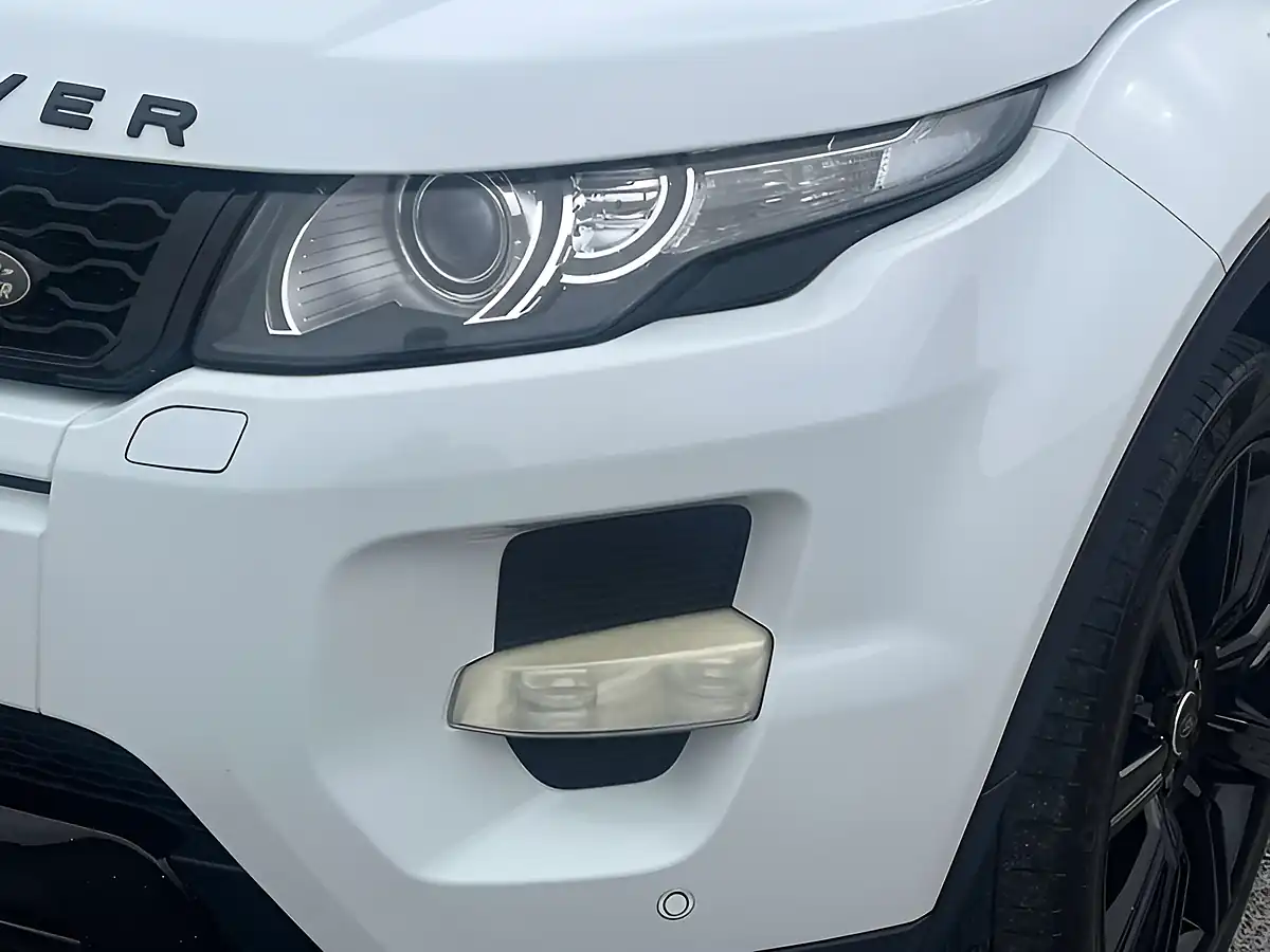 Used 2014 Land Rover Range Rover Evoque Dynamic Fuji White - Interior and Exterior details 17