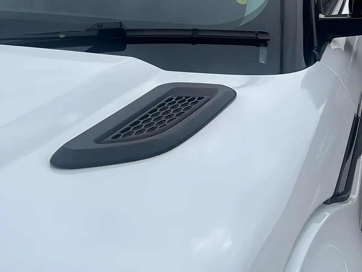 Used 2014 Land Rover Range Rover Evoque Dynamic Fuji White - Interior and Exterior details 19