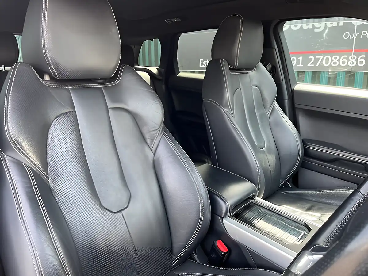 Used 2014 Land Rover Range Rover Evoque Dynamic Grey - Interior and Exterior details 17
