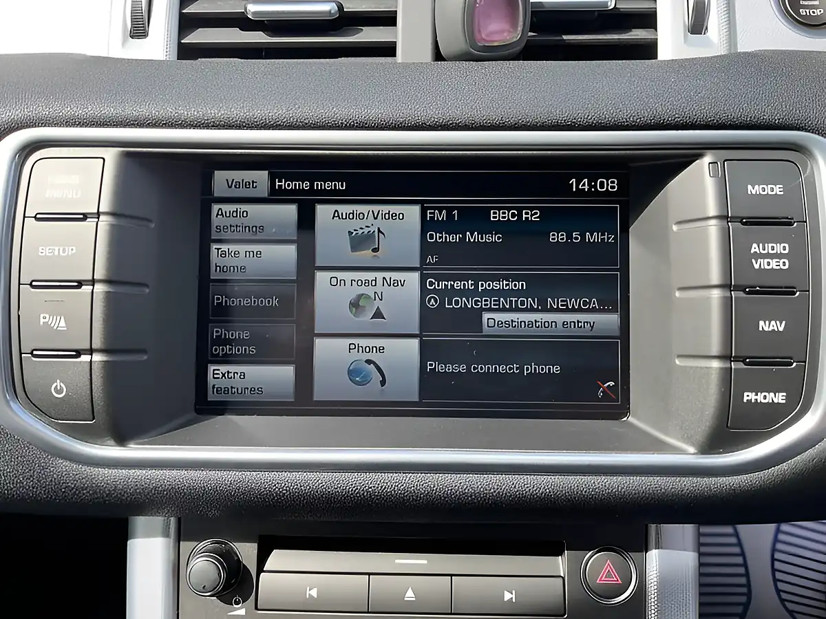 Used 2014 Land Rover Range Rover Evoque Dynamic Grey - Interior and Exterior details 16