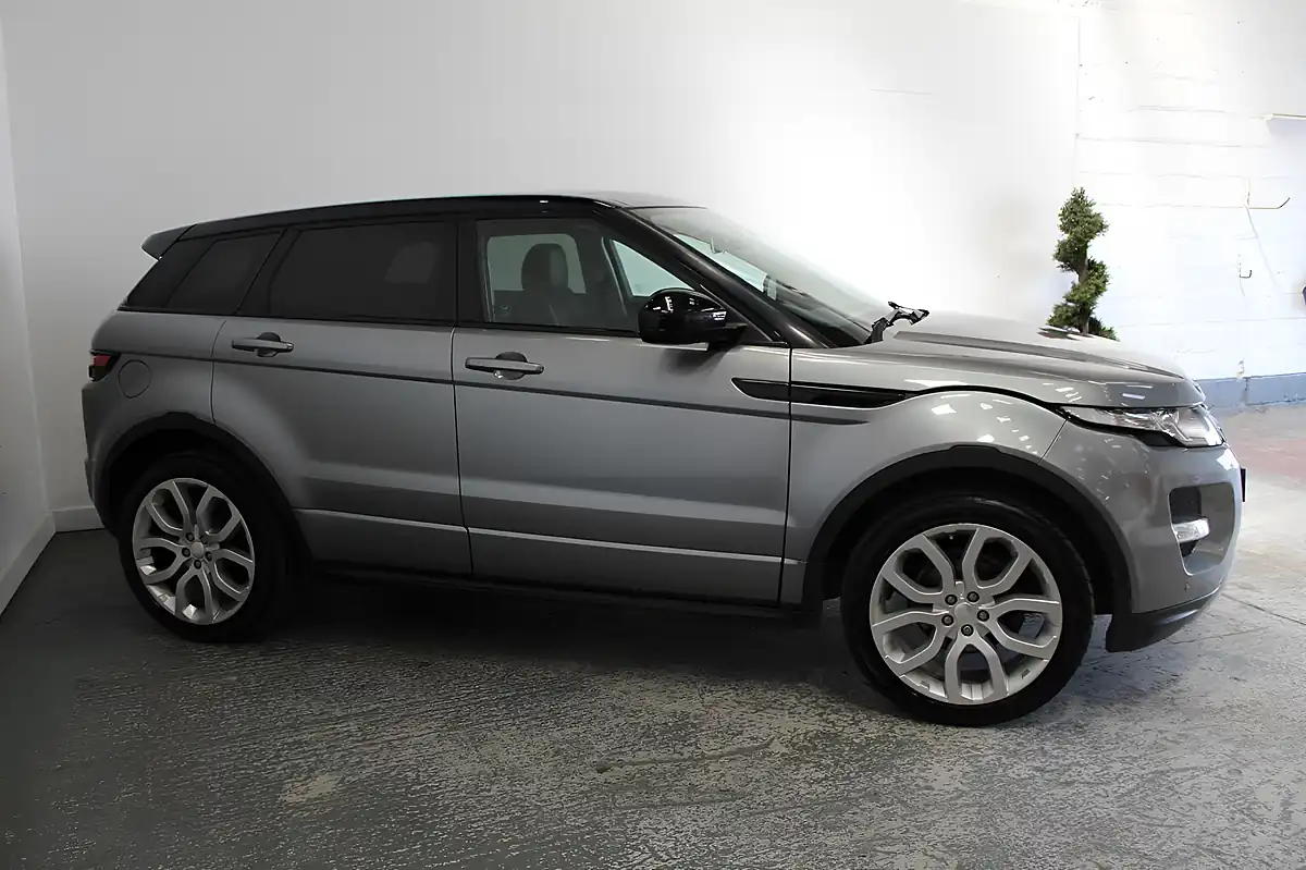 Used 2014 Land Rover Range Rover Evoque Dynamic Grey - Interior and Exterior details 3