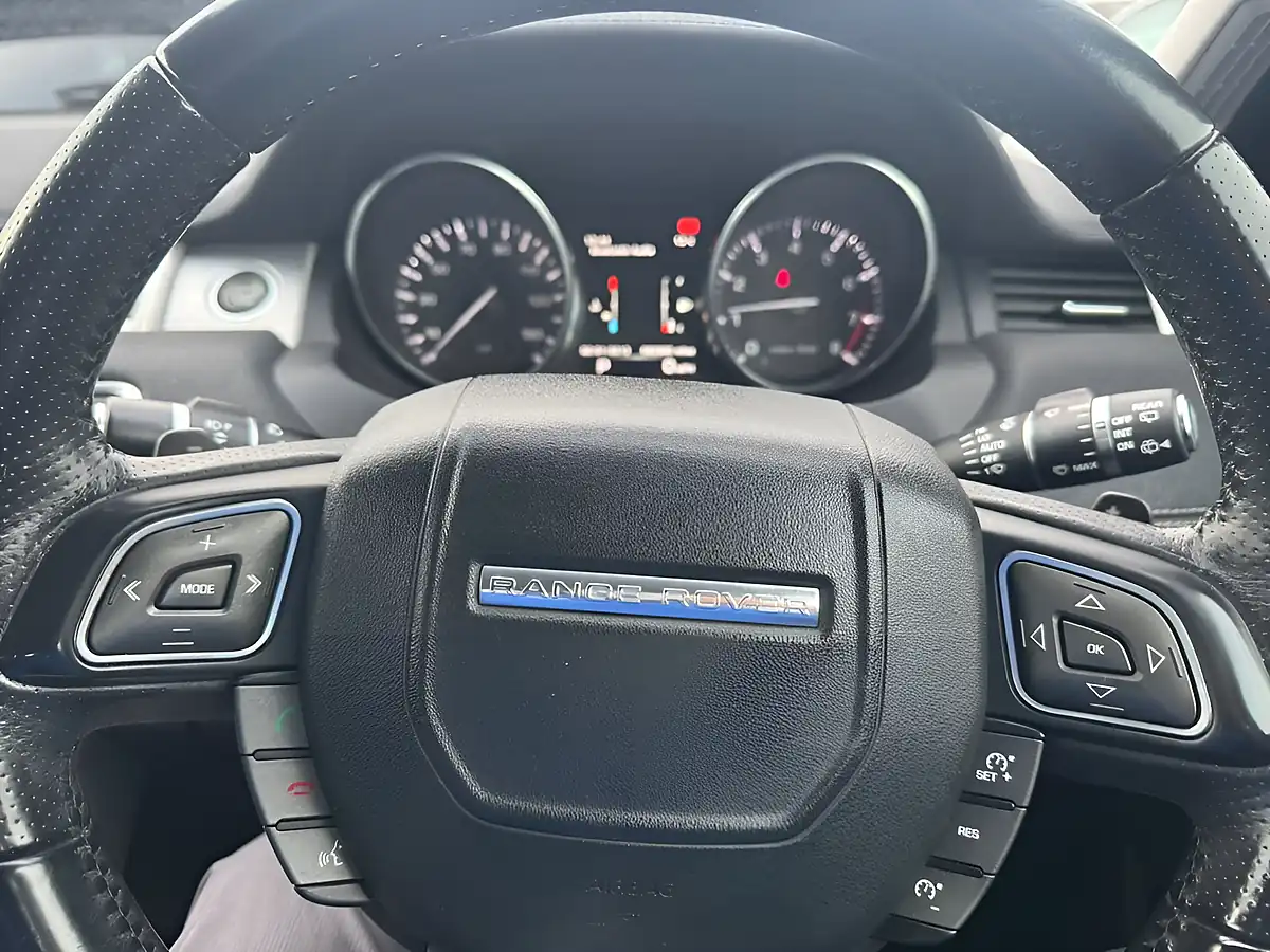 Used 2014 Land Rover Range Rover Evoque Dynamic Grey - Interior and Exterior details 6