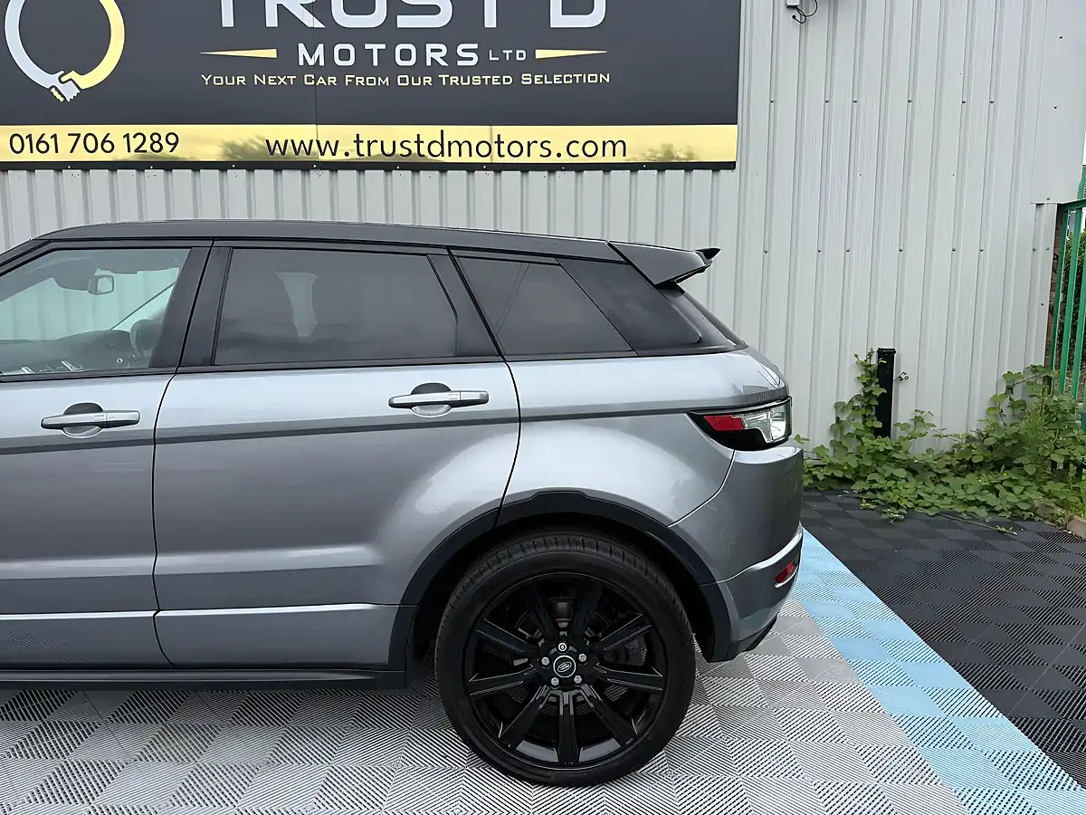 Used 2014 Land Rover Range Rover Evoque Dynamic Grey - Interior and Exterior details 12