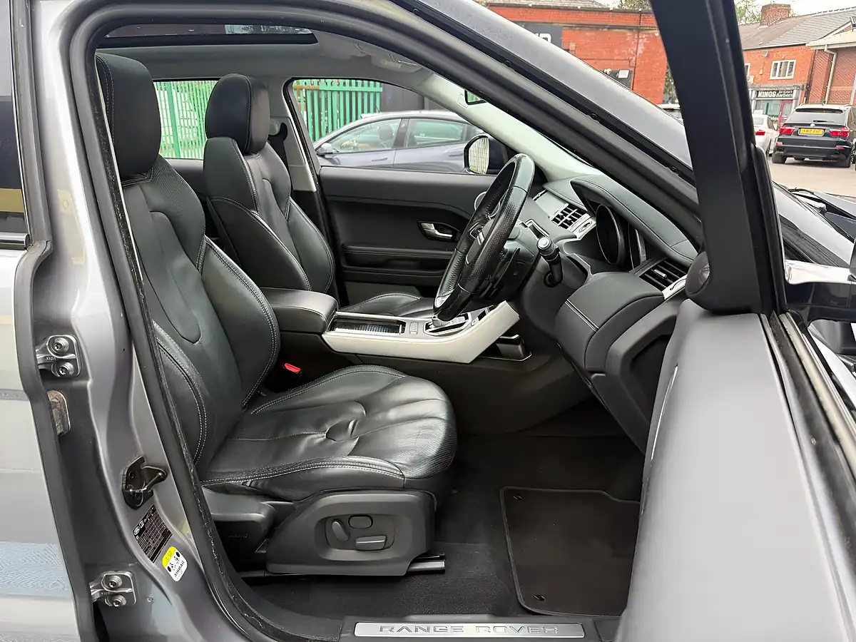 Used 2014 Land Rover Range Rover Evoque Dynamic Grey - Interior and Exterior details 14