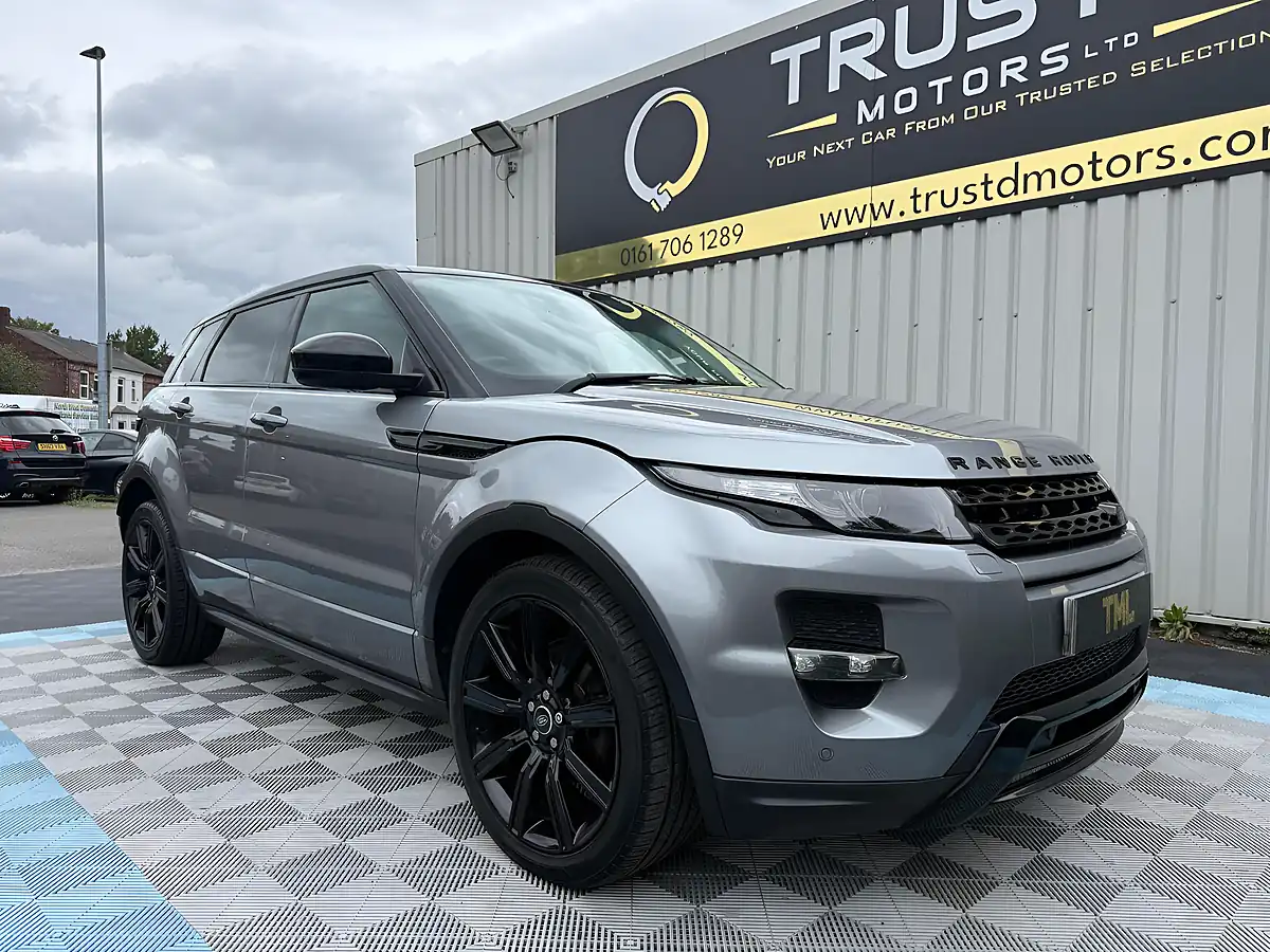 Used 2014 Land Rover Range Rover Evoque Dynamic Grey - Interior and Exterior details 4