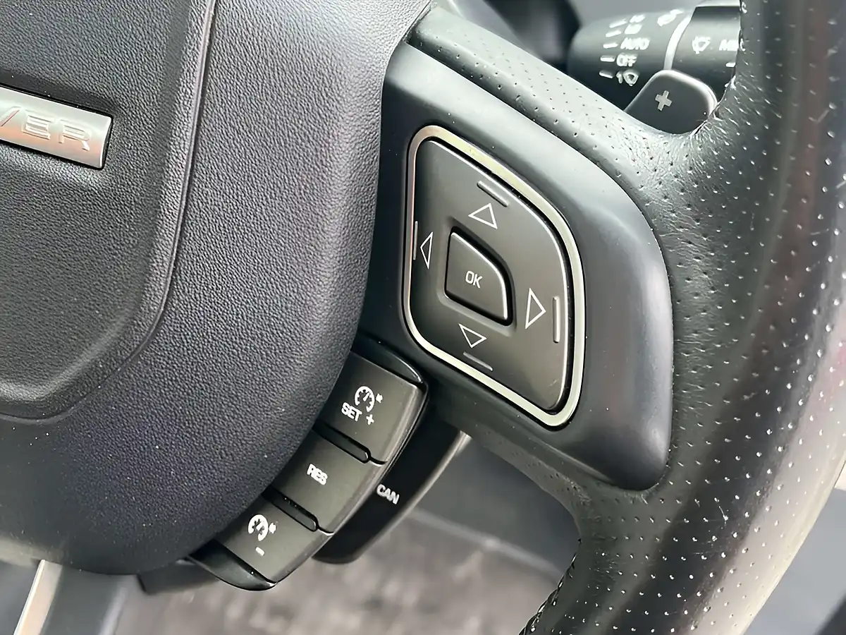 Used 2014 Land Rover Range Rover Evoque Dynamic Ipanema Sand - Interior and Exterior details 16