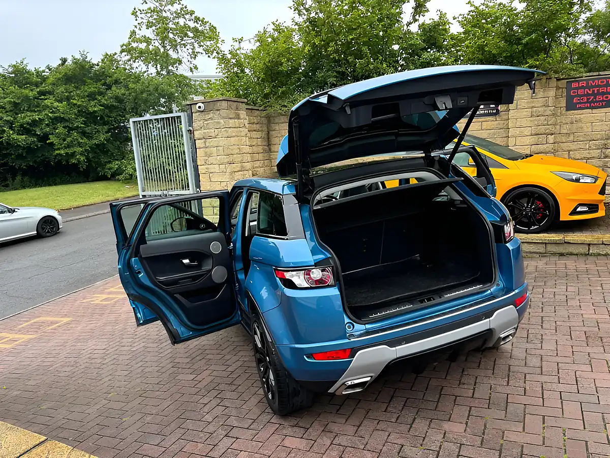 Used 2014 Land Rover Range Rover Evoque Dynamic Mauritius Blue - Interior and Exterior details 19