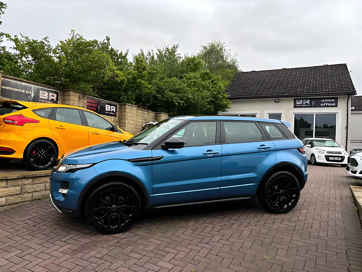 Used 2014 Land Rover Range Rover Evoque Dynamic Mauritius Blue - Interior and Exterior details 5