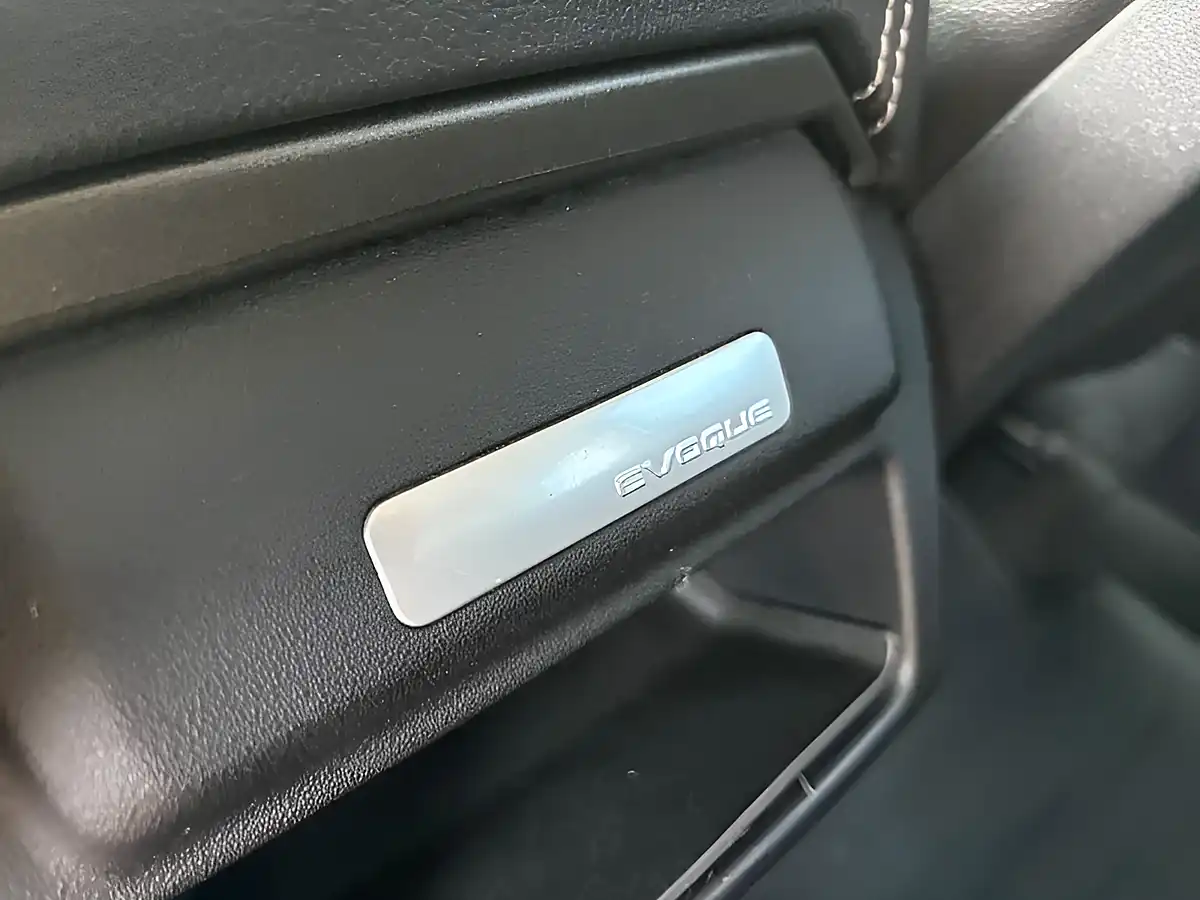 Used 2014 Land Rover Range Rover Evoque Dynamic Orkney Grey Metallic - Interior and Exterior details 17
