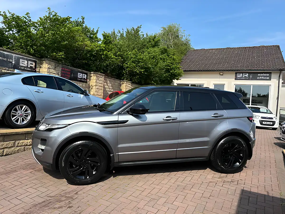 Used 2014 Land Rover Range Rover Evoque Dynamic Orkney Grey Metallic - Interior and Exterior details 5