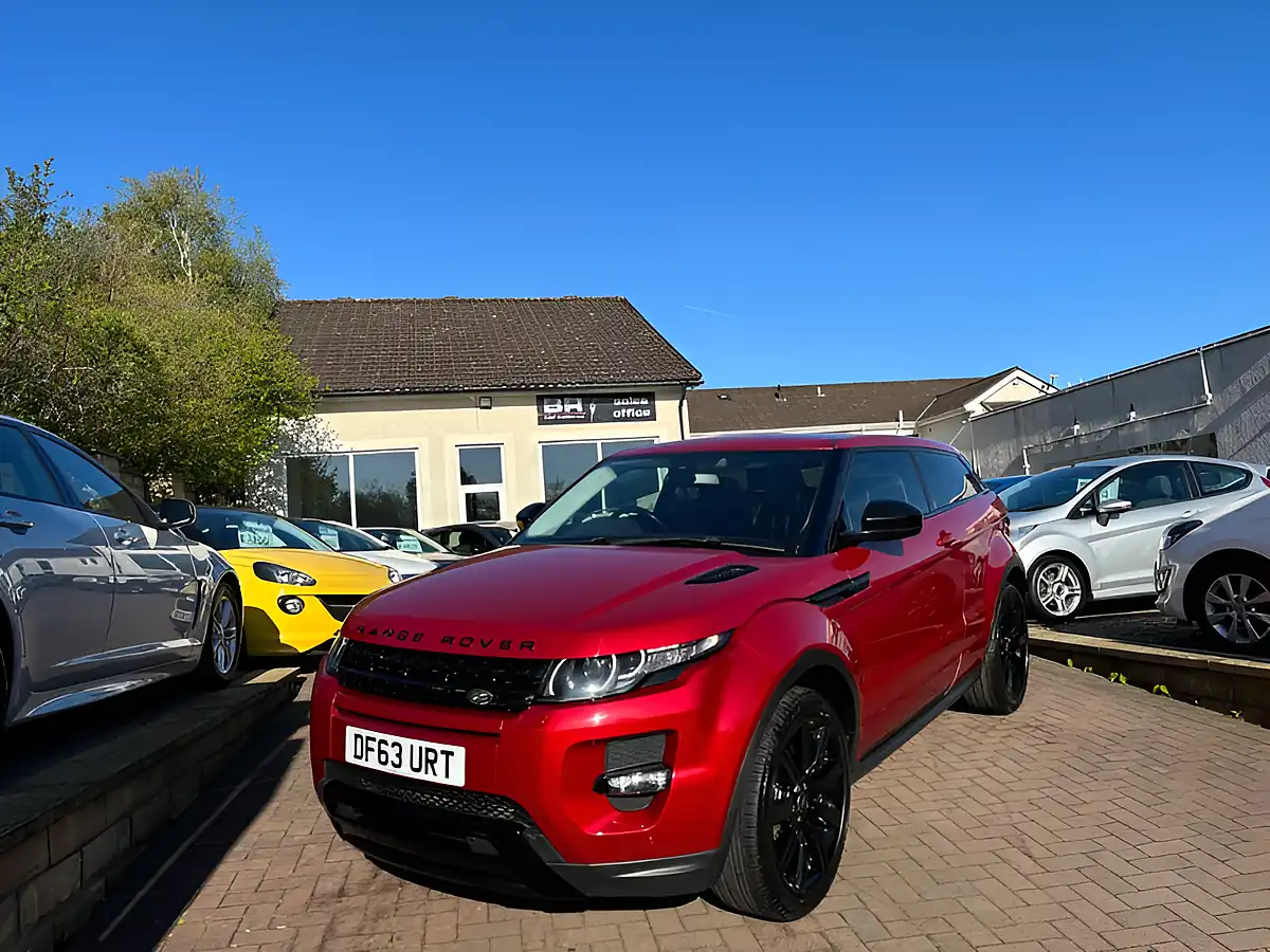 Used 2014 Land Rover Range Rover Evoque Dynamic Red - Interior and Exterior details 4