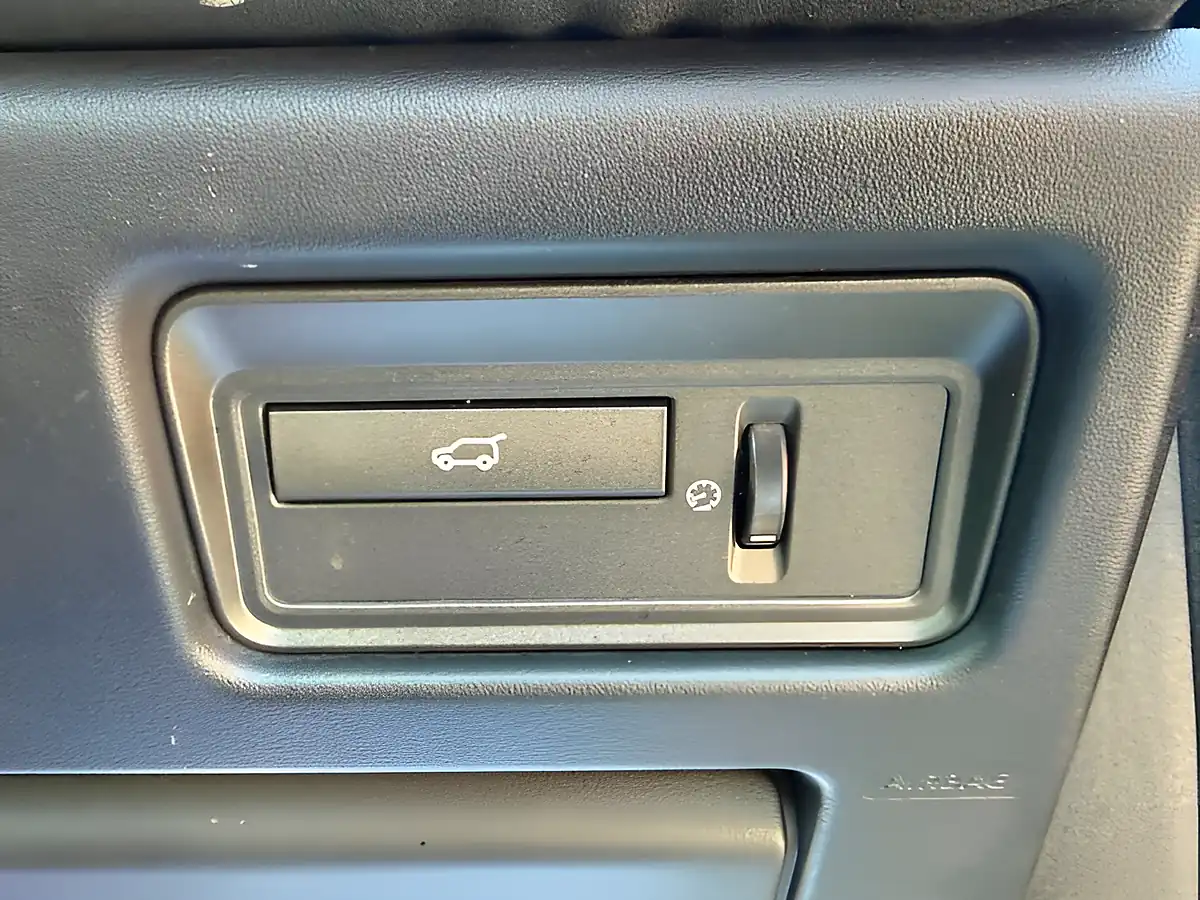 Used 2014 Land Rover Range Rover Evoque Dynamic Santorini Black - Interior and Exterior details 18